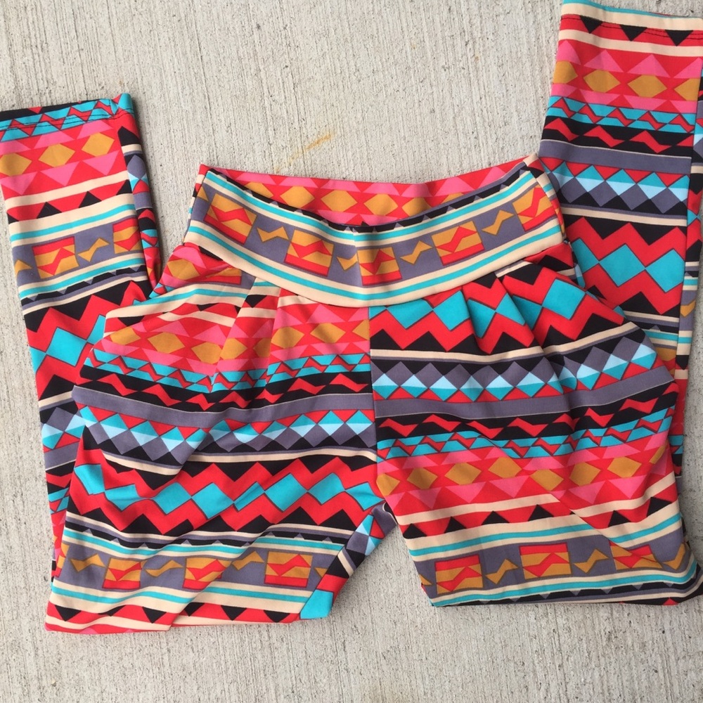 DGNY Cool patterned joggers size Large